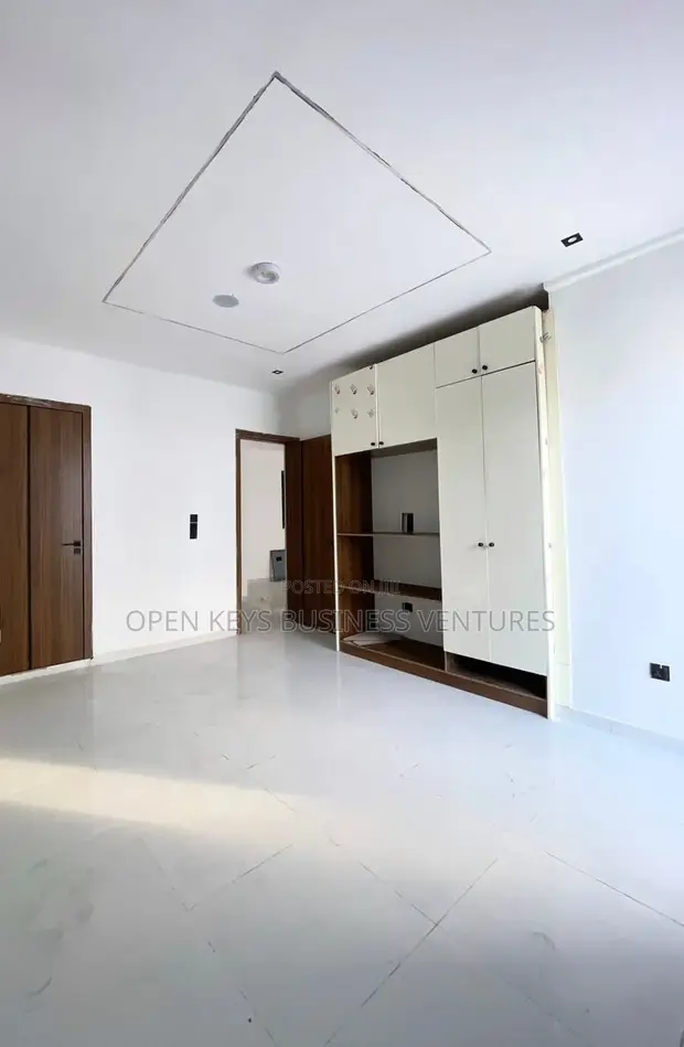 Wurin Zama Mai Dakuna 2 Mai Cikakken Kayan Saka a VGC, Lekki - 1