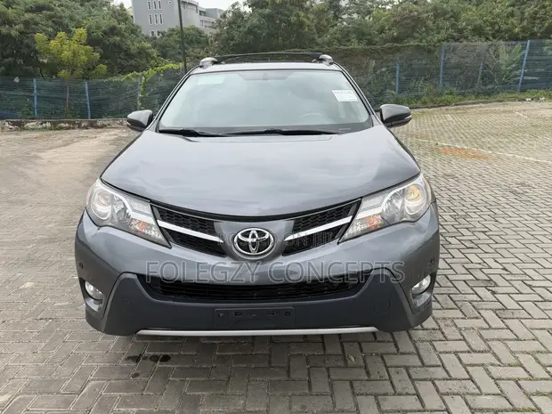2015 Toyota RAV4 XLE AWD SUV - 1