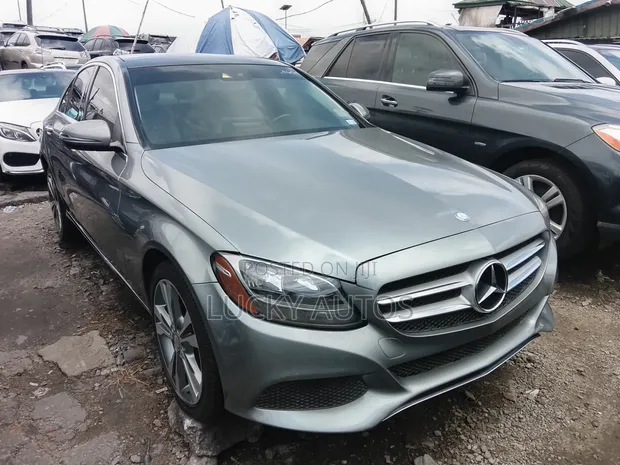 Mercedes-Benz C300 2016 Gray - 1