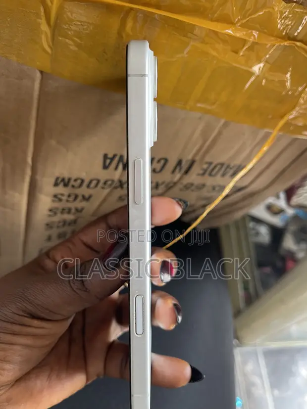 Apple iPhone 16 Plus 128GB White - 1