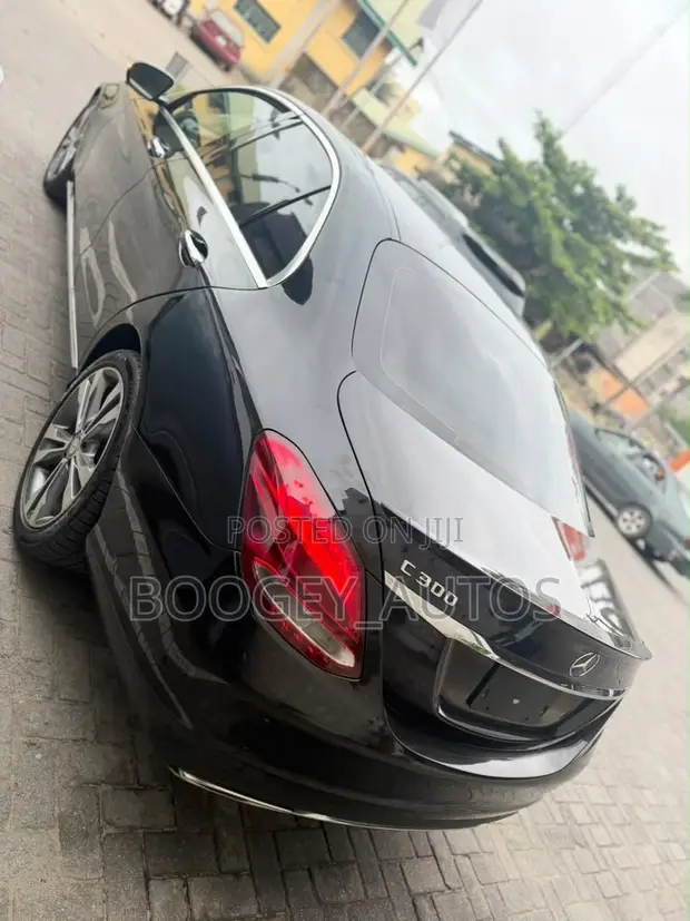 Mercedes-Benz C300 2016 Black - 1