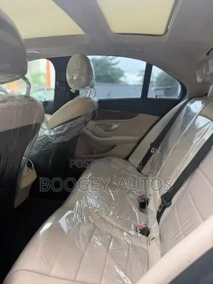 Mercedes-Benz C300 2016 Black
