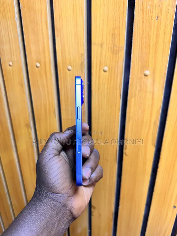 Apple iPhone 16 128GB Blue - 1