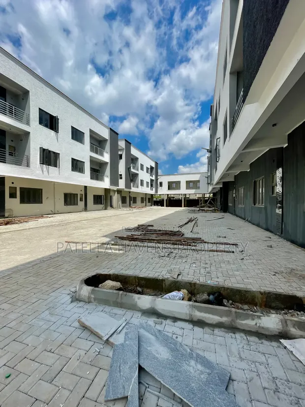 2-Bedroom Block of Flats for Sale in Katampe (Main), Abuja - 1