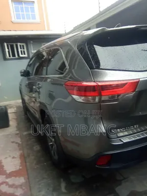 2019 Toyota Highlander - Foreign Used