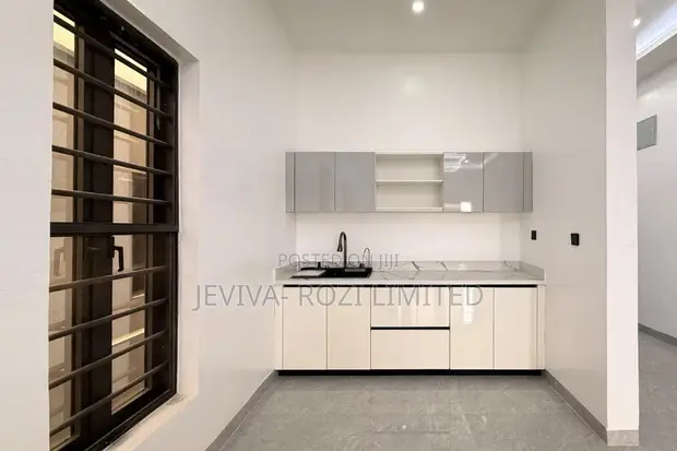 6-Bedroom Duplex with BQ, Elevator in Katampe Extension - 1