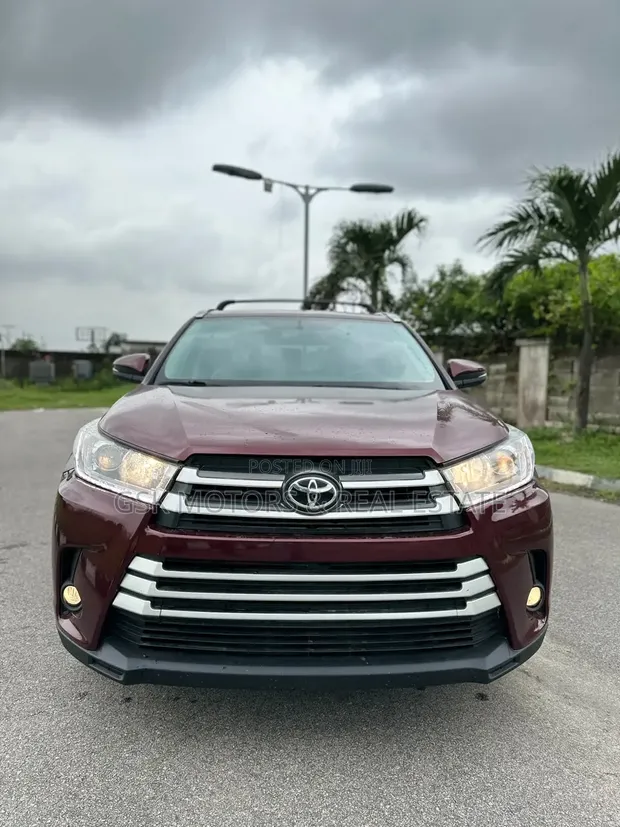 2015 Toyota Highlander XLE Burgundy SUV - 1