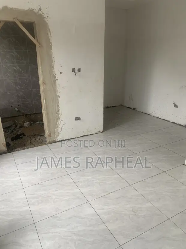 4-Bedroom Townhouse/Terrace a Rb Emerald & Co, Randle Avenue - 1