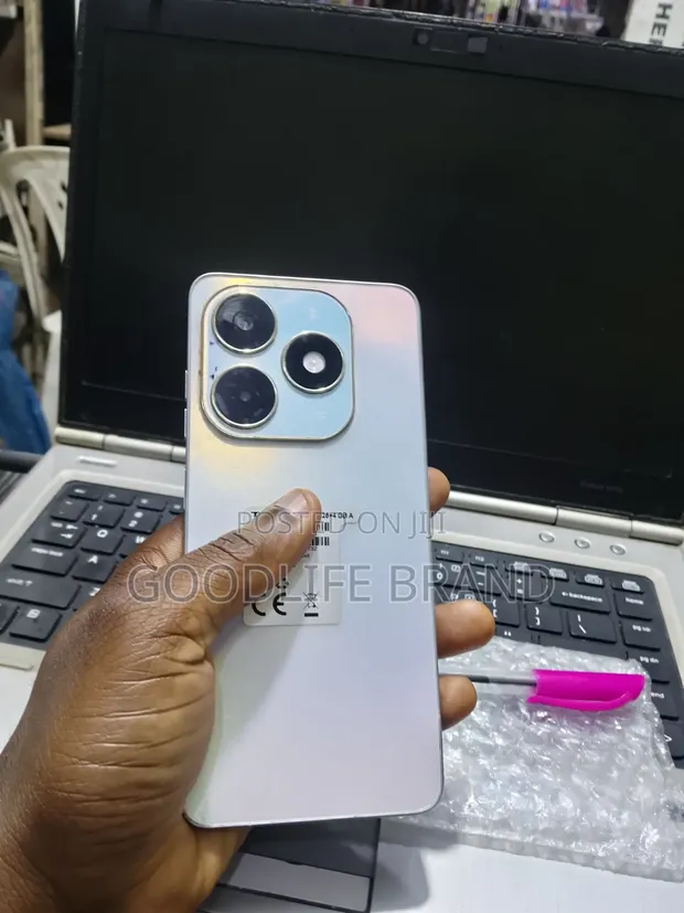 Tecno Spark 20 128GB Zinariya - 1