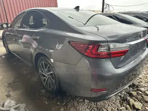 2017 Lexus ES 350 FWD Gray