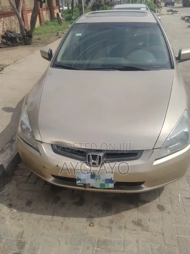 Honda Accord 2004 Gold - 1