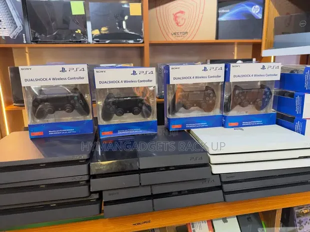 UK Used PS4 Fat Console with 2 Controllers - 1