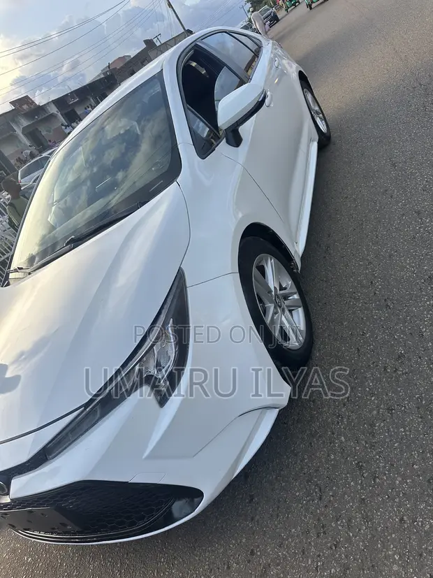 Toyota Corolla 2023 White - 1