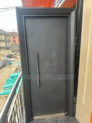 Kofa Mai Kariyar Launi Grey Mai Zane