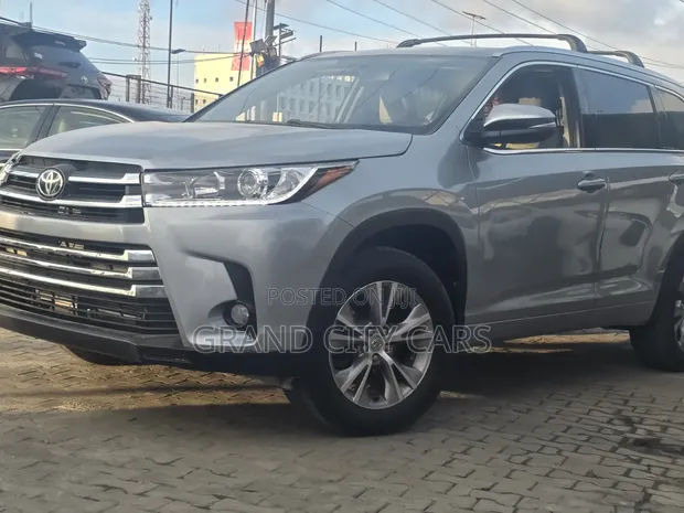 2015 Toyota Highlander XLE SUV - 1