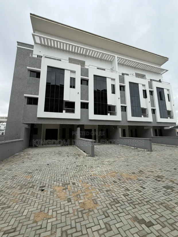 4-Bedroom Duplex for Rent in Lekki Phase 1, Lagos - 1