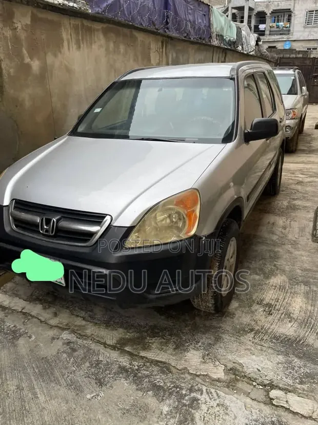 Honda CR-V 2004 Silver - 1