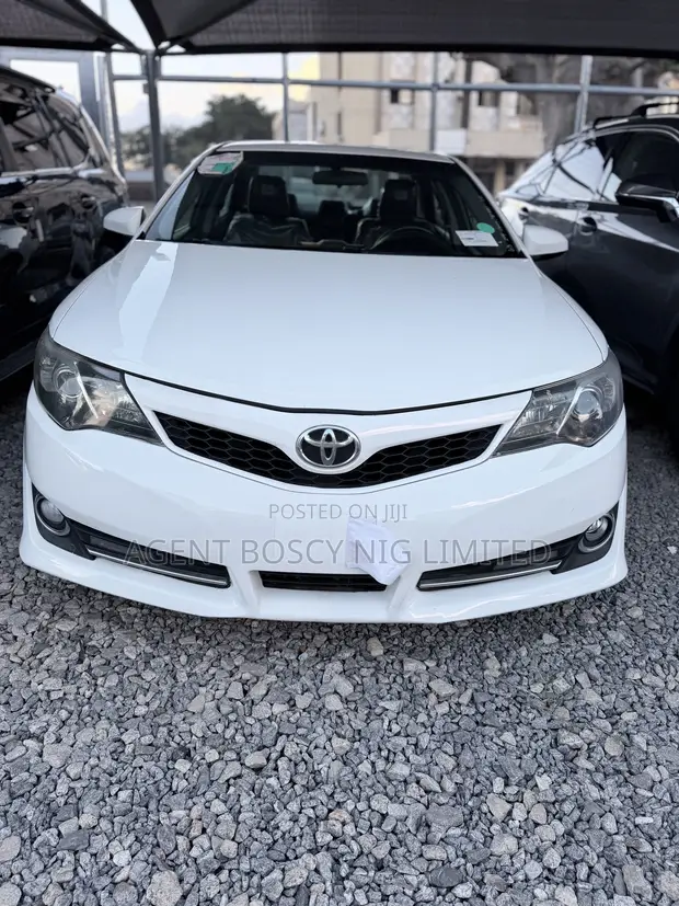 2014 Toyota Camry SE Sedan - Direct Belgium - 1