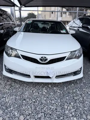 2014 Toyota Camry SE Sedan - Direct Belgium