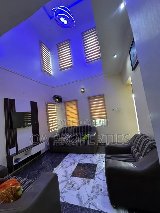 3-Bedroom Duplex don siyarwa a Ifesowapo Estate, Ibadan - 1