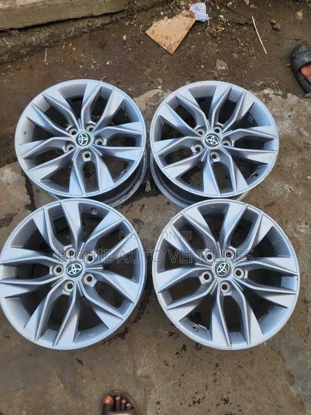Toyota Camry 17-Inch Rim - 1