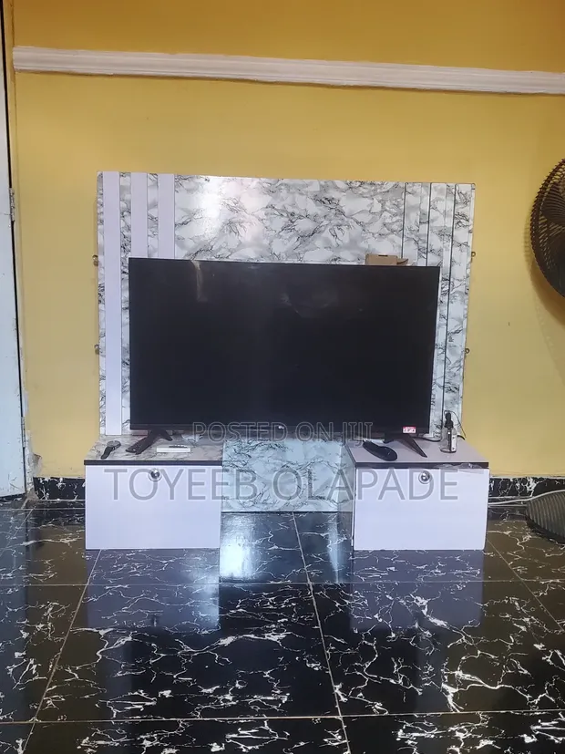 Home Interiors Fitar Kwallon TV/Shelf Mai Launin Fari - 1