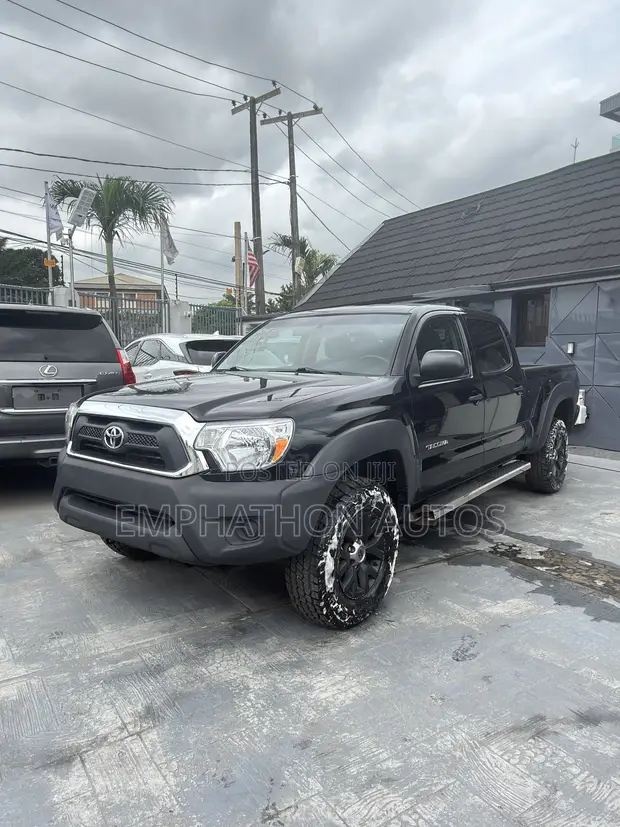 Toyota Tacoma 2014 Black - 1