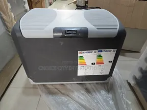 Halfords 40L Akwatin Kayan Aiki Na Lantarki