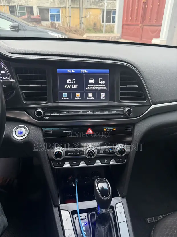 Hyundai Elantra 2020 Silver - 1