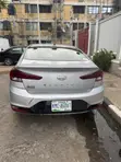 Hyundai Elantra 2020 Silver - 2