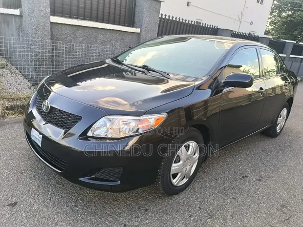 Toyota Corolla 2010 Black - 1