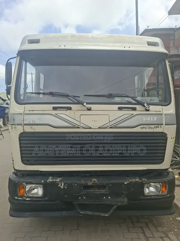 Mercedes-Benz 1417 Cover Body Truck - 1