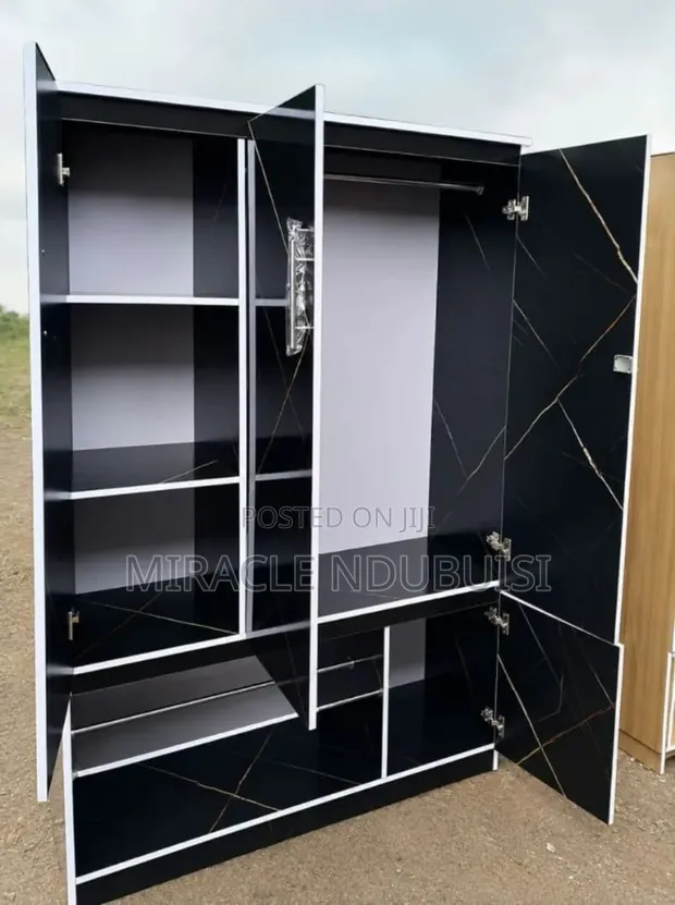 Home Interiors Wardrobe 3 Ƙofa - Sabon Sama - 1