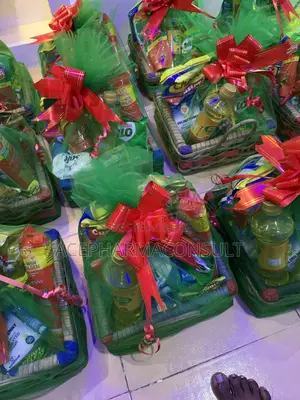Luxury Gift Hampers daga Floves Creatives
