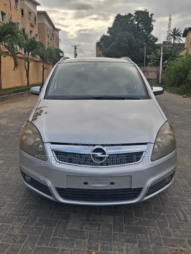 Opel Zafira 2007 Silver - 1
