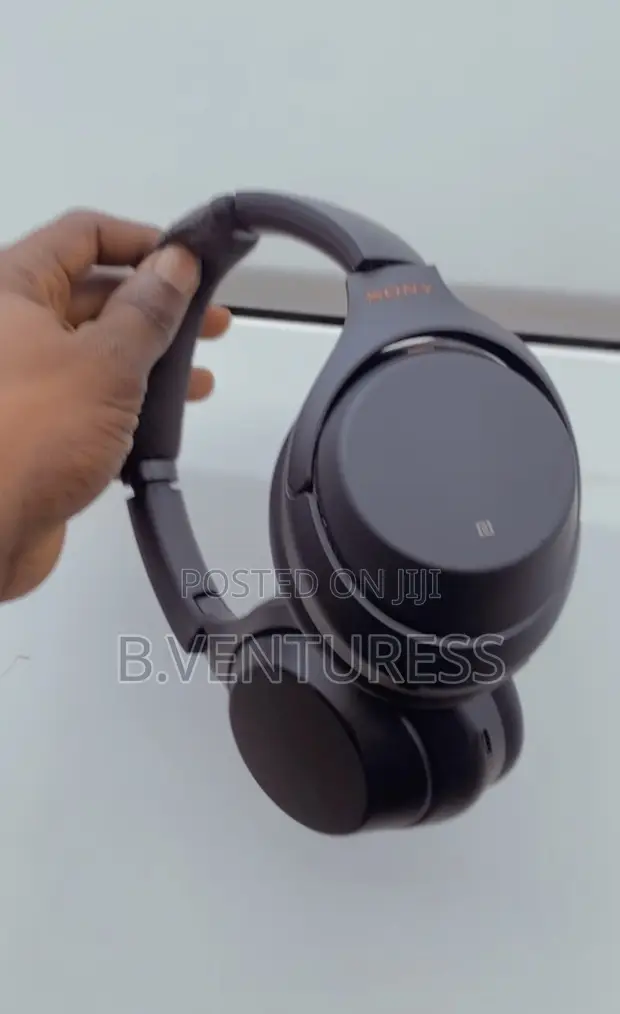 Sony WH-1000XM3 Noise Cancelling Headphones (Used) - 1