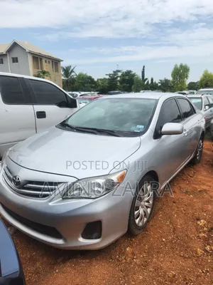 Toyota Corolla 2013 Silver - Wadda Aka Yi a Najeriya
