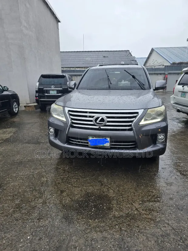 Lexus LX 570 AWD 2013 Gray - 1