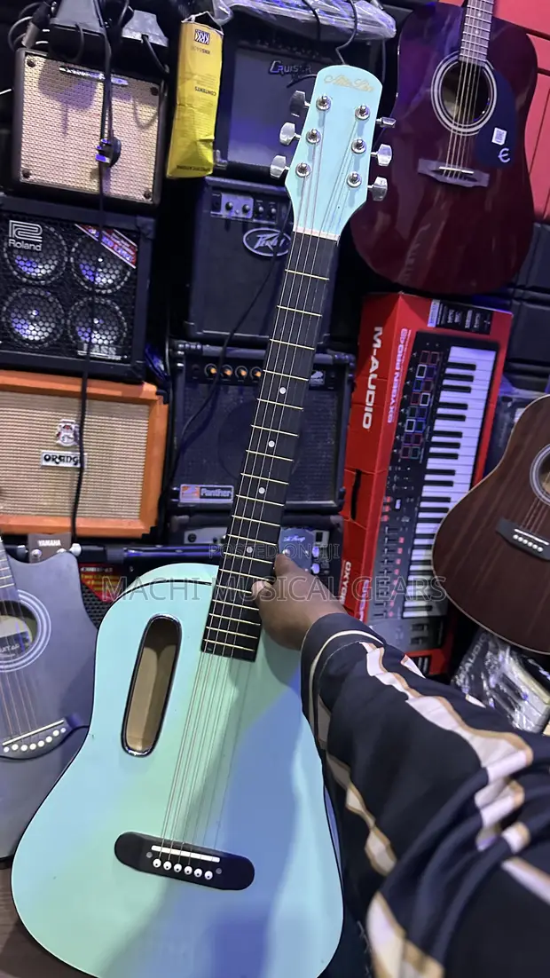 Gitar Akustik da Semi-Akustik Na Amfani - 1