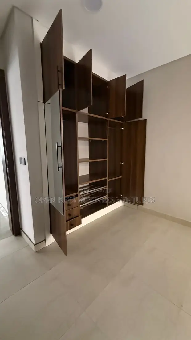 Furnished 2 Bedroom Apartment for Sale a Oral Estate, Ikota - 1