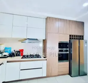 Furnished 3-Bedroom Duplex a Cikin Estate, Wuye don Sawa