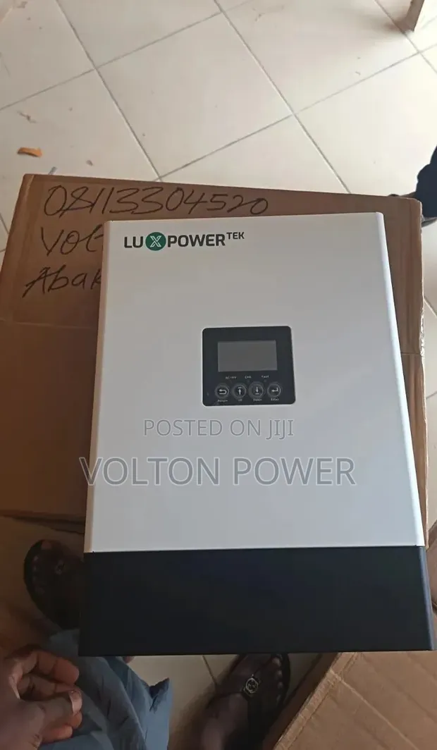 LuxPowertek 3.6kva/24v Hybrid Inverter - 1