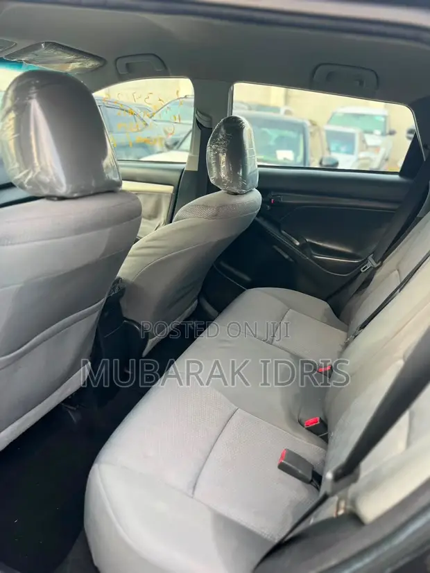 Toyota Matrix 2010 Gray - 1