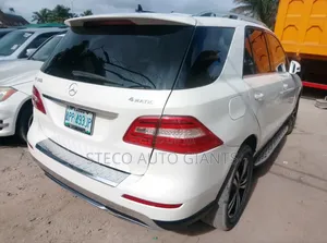 Mercedes-Benz ML350 2012 Fari