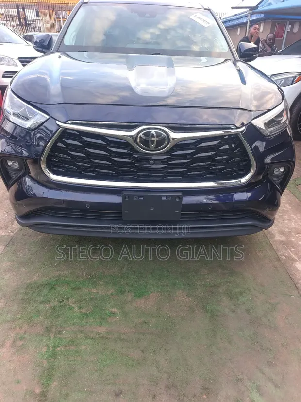 2021 Toyota Highlander Platinum - 1