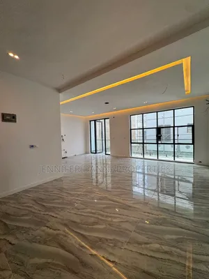 3 Bedroom Apartment da BQ a Osapa London Sayarwa