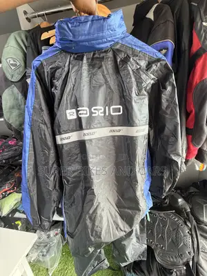 Sabon Jaket Ruwa Na Biker