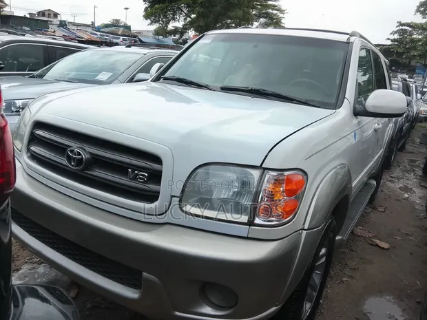 Toyota Sequoia 2004 White - 1
