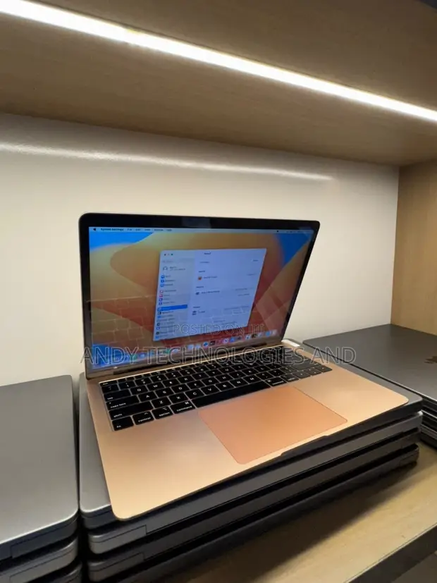 Apple MacBook Air 2018 8GB RAM, 256GB SSD - 1