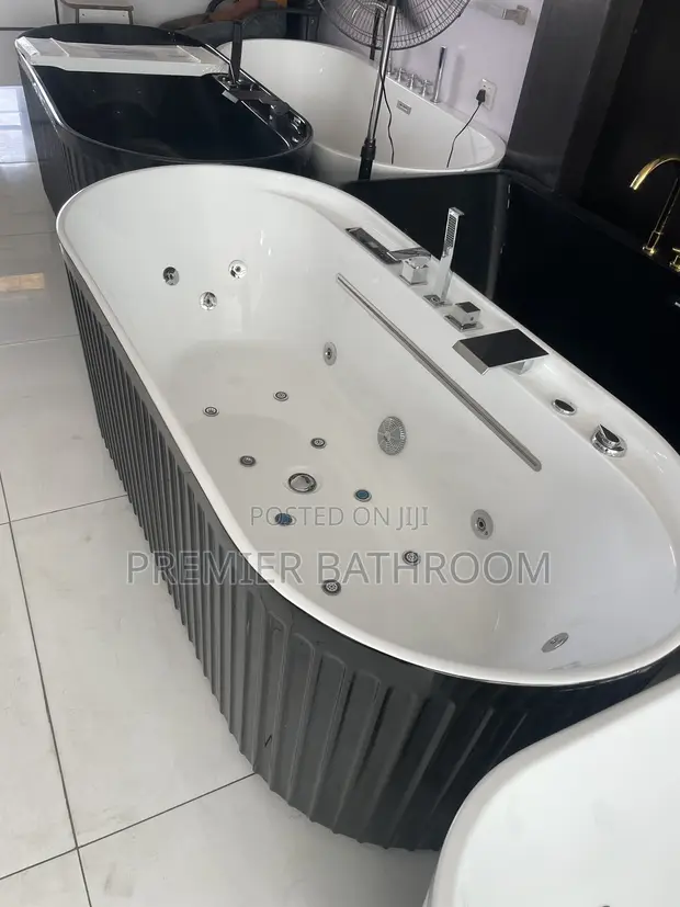 Black Round Shape Original Bathtub - 1